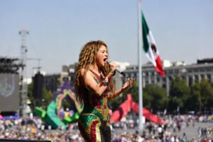 zocalo cdmx shakira kuiyibo